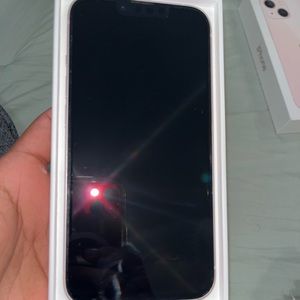 iPhone 13 only had for 4 months great condition 128gb